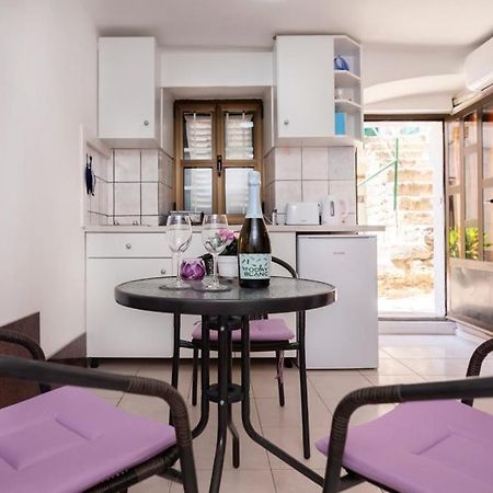 Central Apartment Rose In Hearth Of Split Extérieur photo