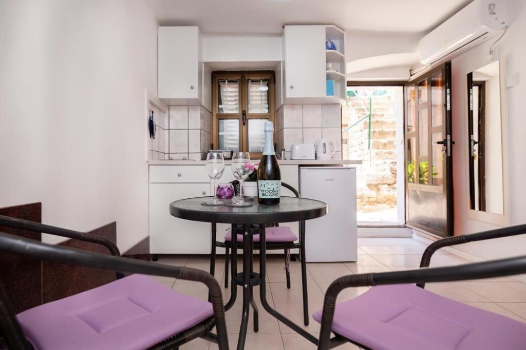 Central Apartment Rose In Hearth Of Split Extérieur photo