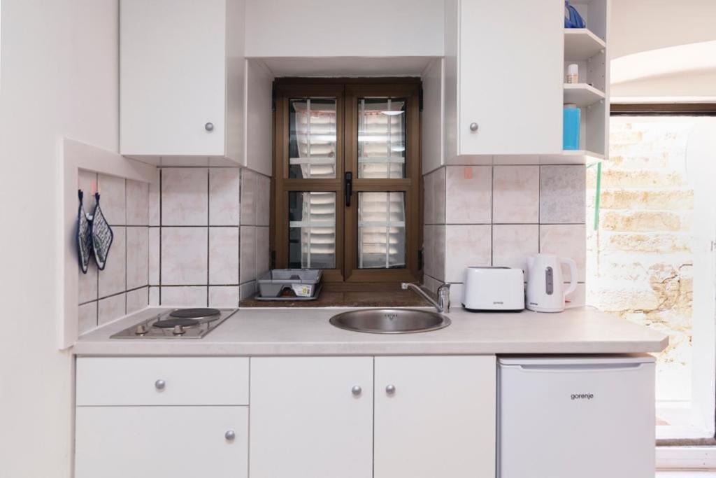Central Apartment Rose In Hearth Of Split Extérieur photo
